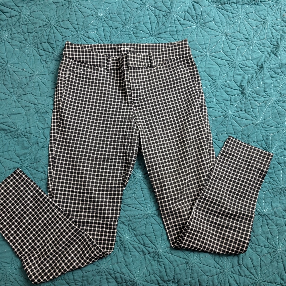 Old Navy Checkered Pixie Skinnies - image 1